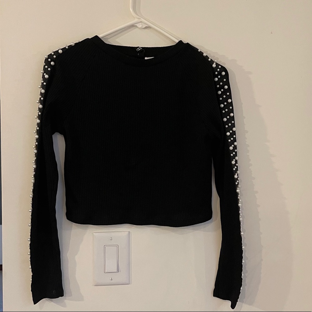 Black long sleeve semi cropped blouse
